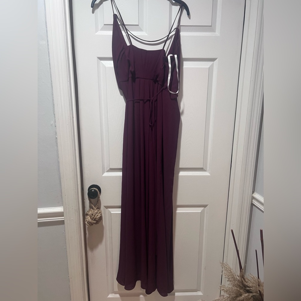 Beautiful dress - Picture 5 of 8
